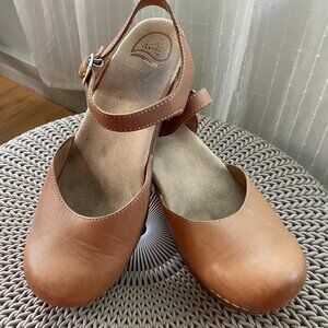 Dansko: Sam in Honey 9.5/40